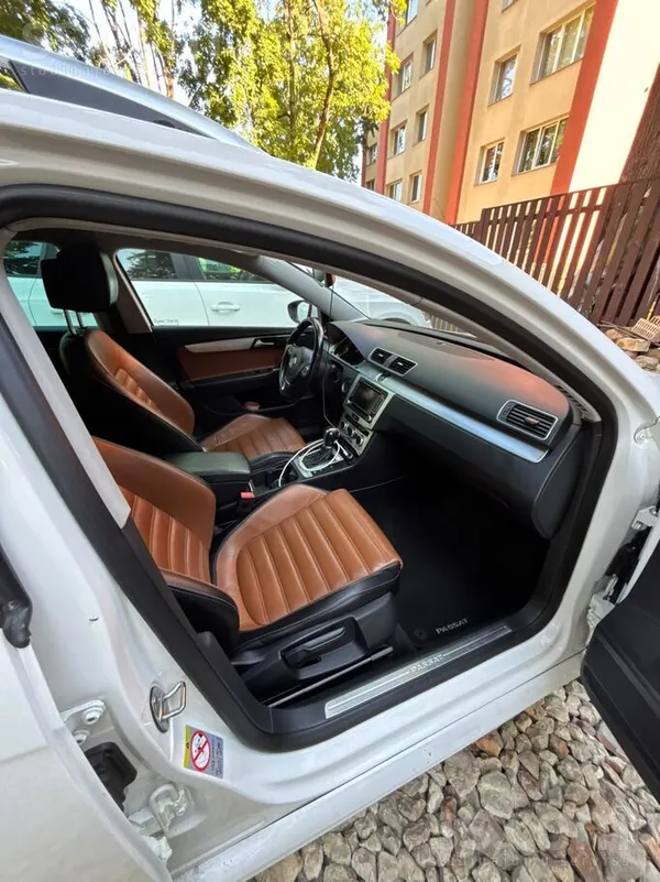 Volkswagen Passat (B7) - 1