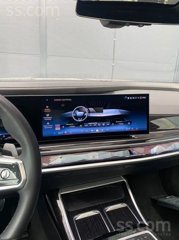 BMW 740