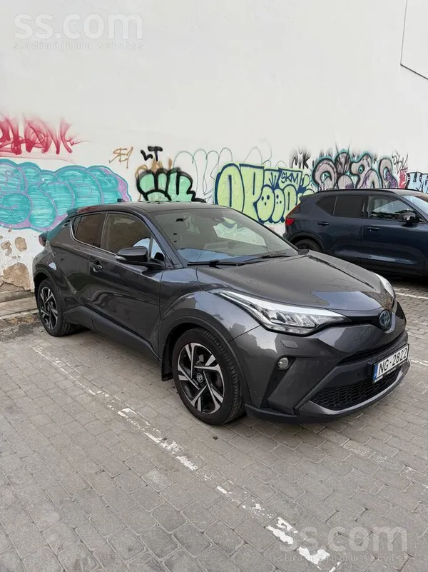 Toyota C-HR 2022, 1.8H hibrīds, Automāts, SUV/Apvidus, Pelēks — Latvijā