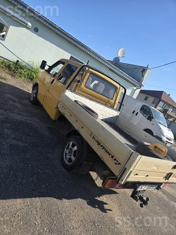 Volkswagen Transporter - 1
