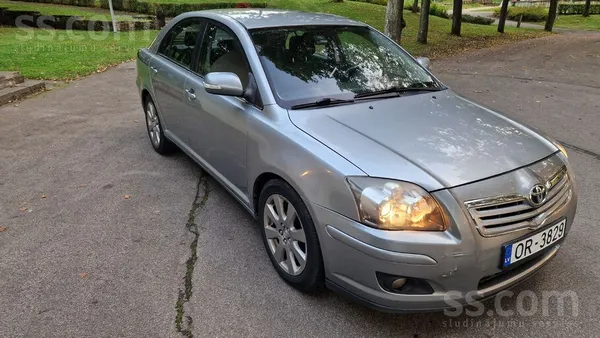 Toyota Avensis 2008, 2.0D dīzelis, Manuāls, Hečbeks, Pelēks — Latvijā