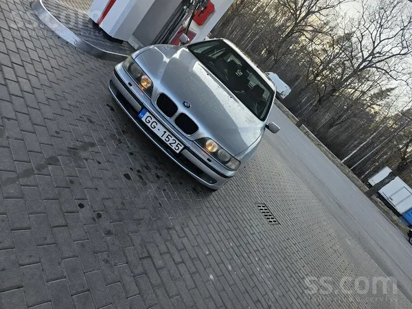 BMW 525