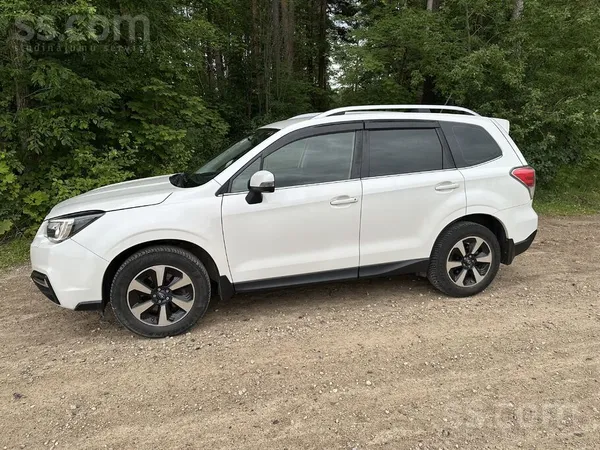 Subaru Kopts auto ar patiesu, mazu nobraukumu, koptu un t