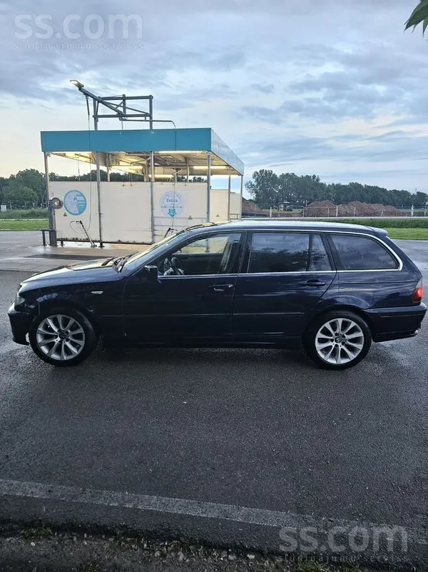 BMW 330