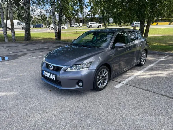 Lexus Lexus Ct200H-1.8H. Laba tehniska un vizuala stavok