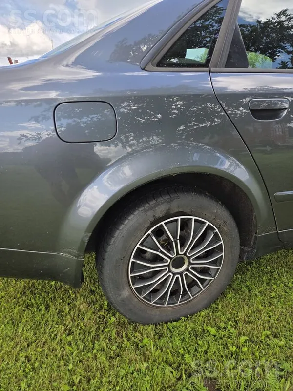 Audi A4 - 1