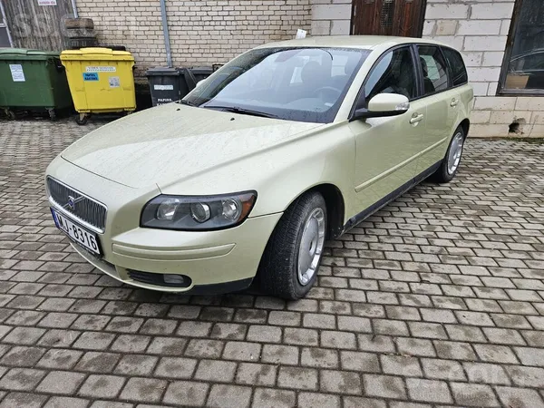 Volvo V50