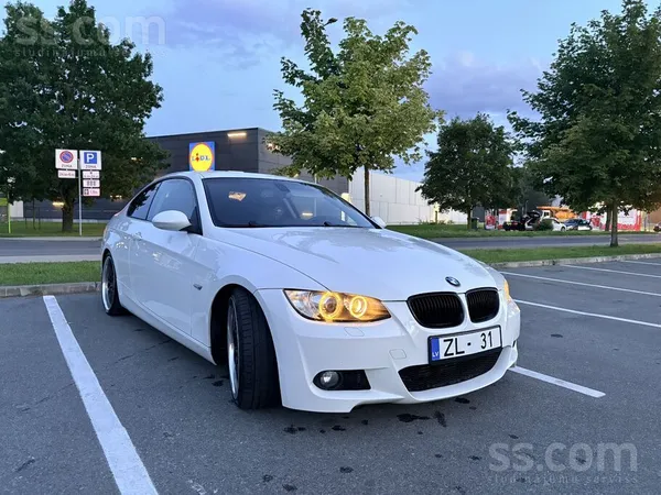 Pārdodas BMW 320D 130kw ļoti labā stāvoklī, kopts ādas salons, virsbūve bez