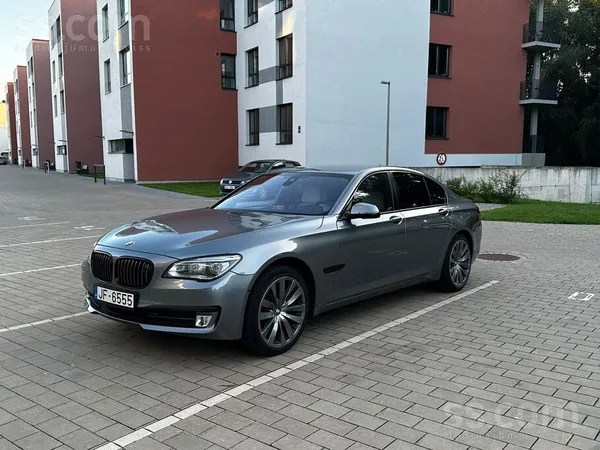 BMW 750