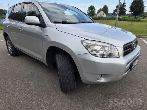 Toyota RAV 4 - 1