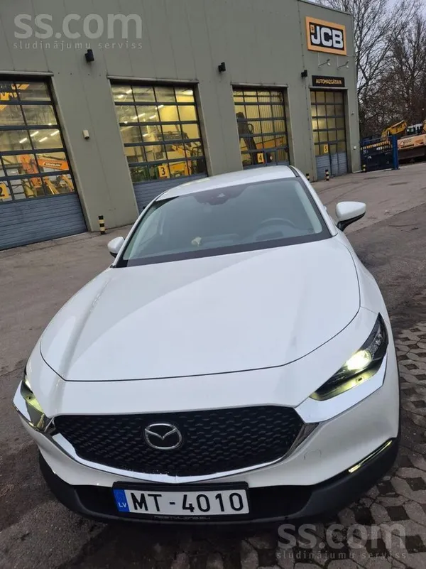 Mazda Ipašniecie pārdod koptu Mazda Cx-30. Auto iegādāts
