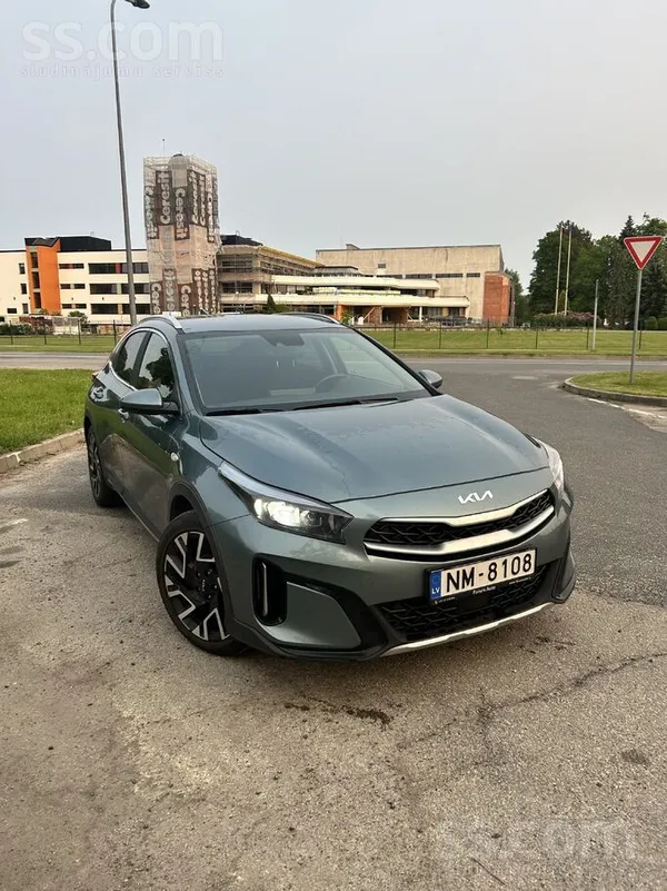 Pārdodu Kia Xceed. Cena ar Pvn. Automobilis pirkts jauns Forum Auto. 

 Ce