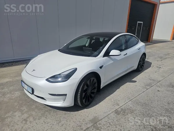 Tesla Pārdodu baltu Tesla Model 3, 2020. gada izlaiduma,