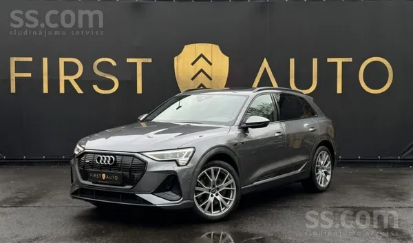 Audi E-tron 55 S-line quattro Hud B&o Panorama 408 z/s 
Pilna servisa vēstu