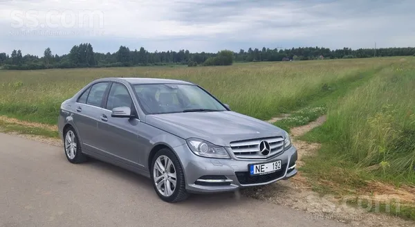 Tiek pārdota skaista automašīna MB C220 Cdi Blueefficiency, 170zs teicamā te