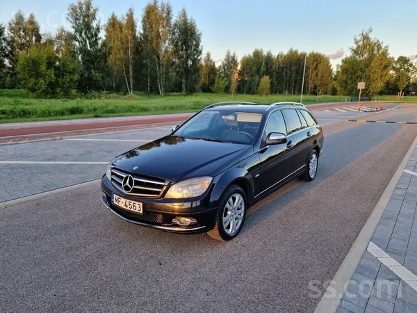 Mercedes Pārdodu Mercedes-Benz C320.