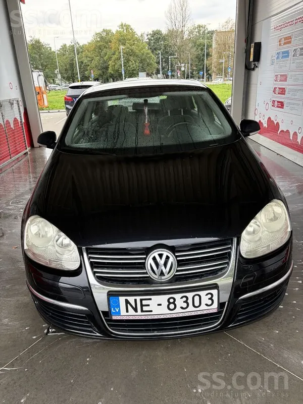 Pārdodu VW Jetta ar 2.0 dīzeļa dzinēju un manuālo pārnesumkārbu, 
2 atslēgu
