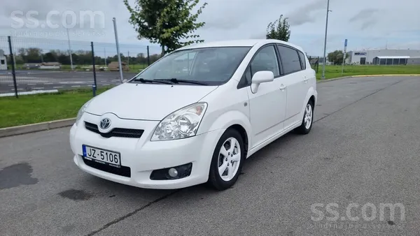 Toyota Corolla Verso 2007, 2.2D dīzelis, Manuāls, Furgons, Balts — Latvijā