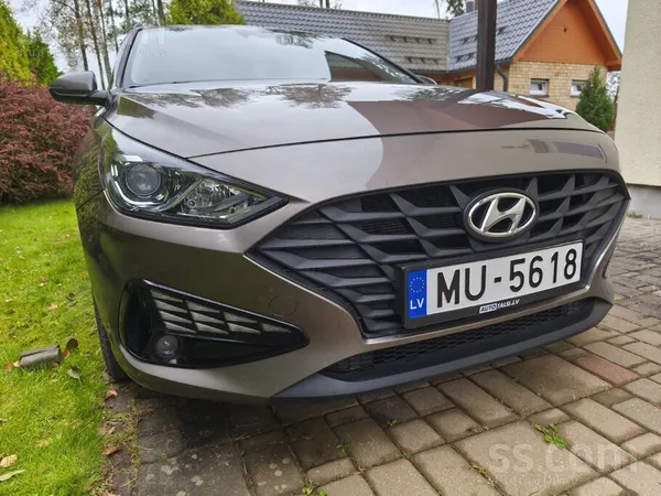 Hyundai i30, 2021. gads, uzticams hečbeks bez pārsteigumiem

Kopts pelēks