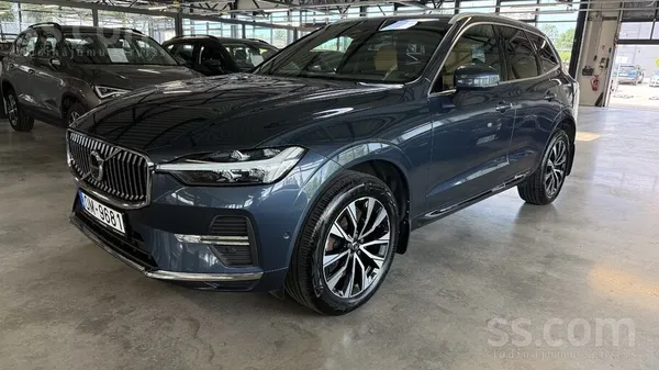 2.0 Benzīns (250Zs), Automāts, 4x4.
Aprīkojums:
- Digitāls instrumentu pan