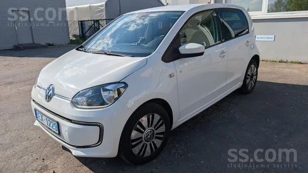 Mazs žiperīgs pilsētas auto. Rūpīgi kopts, teicamā stāvoklī. Praktiski jauns ziemas riepu komplekts un otrs vissezonas riepu ...