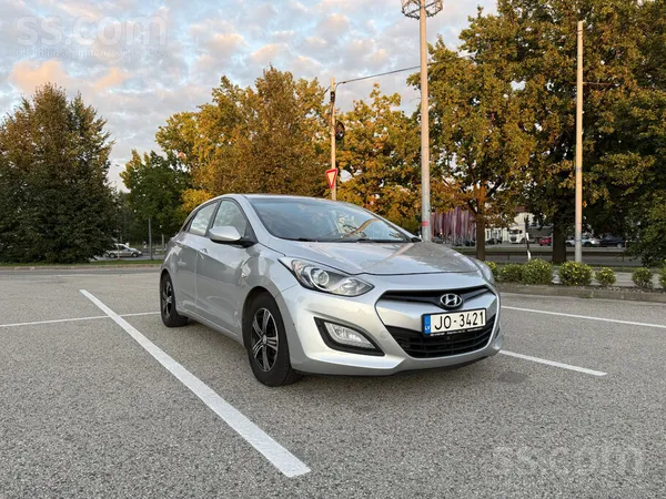 Hyundai Продаю Hyundai i30 Bluedrive 2014 года.
