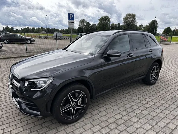 Auto ar garantiju. Plug-in hibrīds. Tikko ievests Mercedes Benz Glc300 e 4Ma