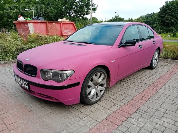 Pārdodu BMW 730d E65, 3.0 dīzelis, 160 kW. Auto ir labā tehniskā un vizuālā stāvoklī, ar melnu Raptor pārklājumu, kas piešķir ...
