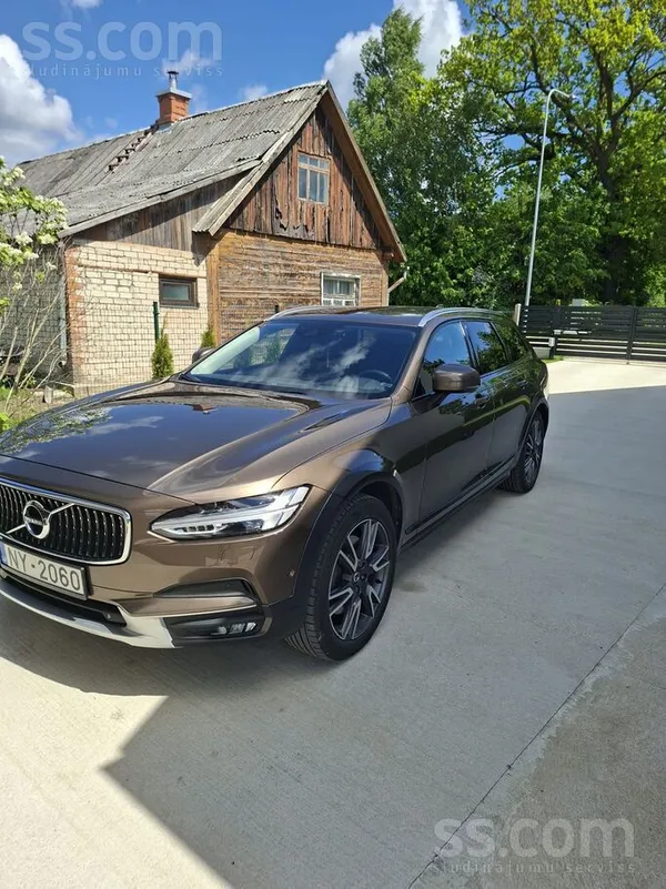 Volvo V90