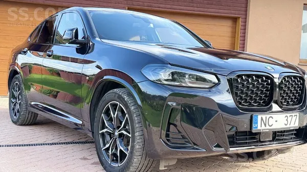 Pārdošanā X4 ar vienu no pilnākajām komplektācijām. Viena no retajām opcijām