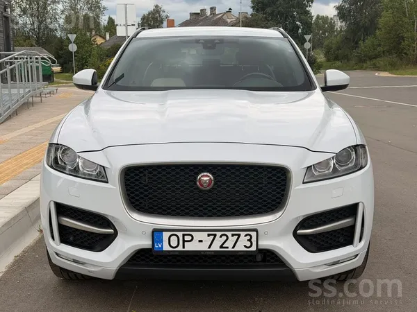 Jaguar F-Pace
