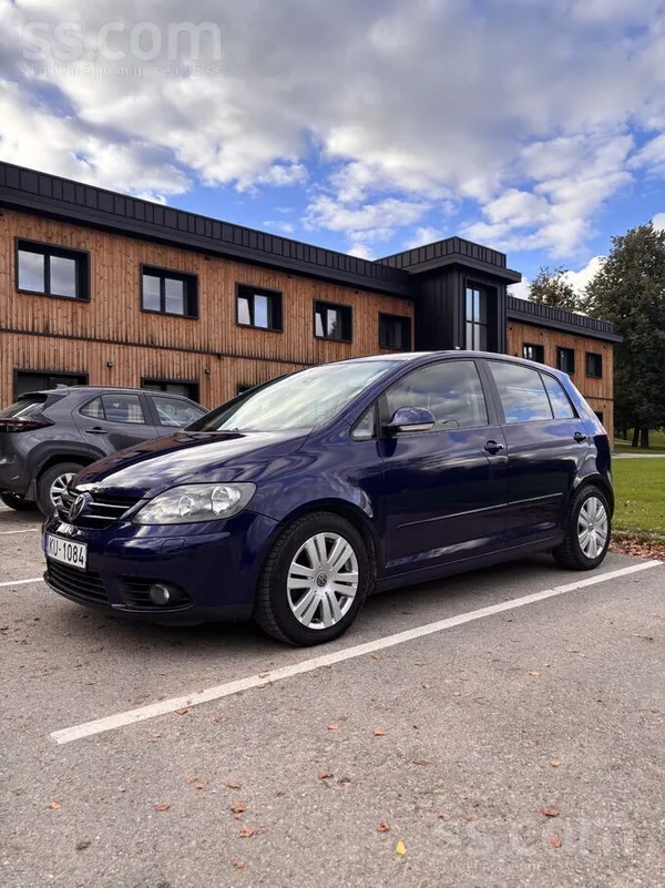 Pārdodu Golf pluss 1.9 77kw ļoti laba stāvoklī. Touru komplektācija. 
Jauna