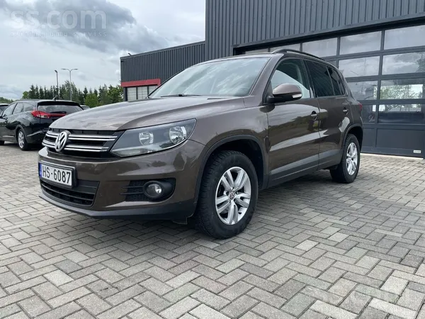 Volkswagen Tiguan - 1