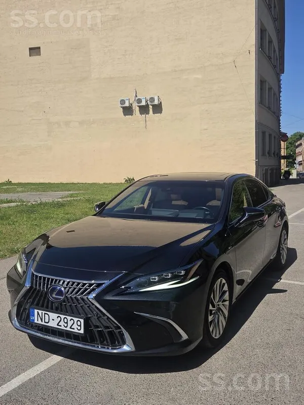 Lexus ES