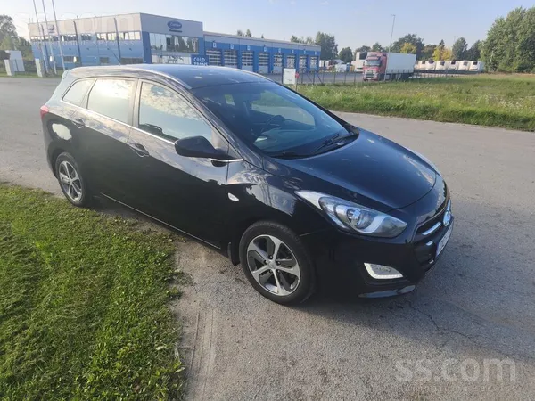 Hyundai Pārdodu mašīnu labā tehniskā un vizuālā stāvoklī, 
