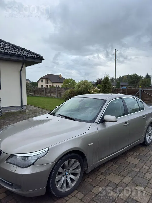 BMW 520 2008, 2.0D dīzelis, Automāts, Sedans, Dzeltens — Latvijā