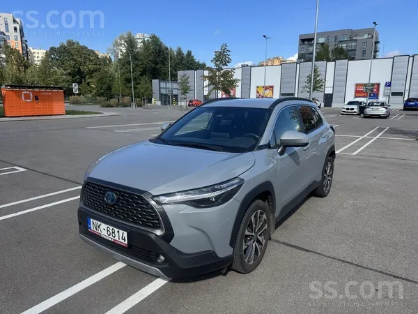Toyota Pārdod mazlietotu Toyota Corolla Cross Suv 2.0 Hyb