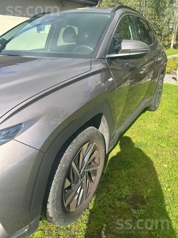 Hyundai tucson mild hibrid 1.6. Отличное сосотояние, кузов побит градом.