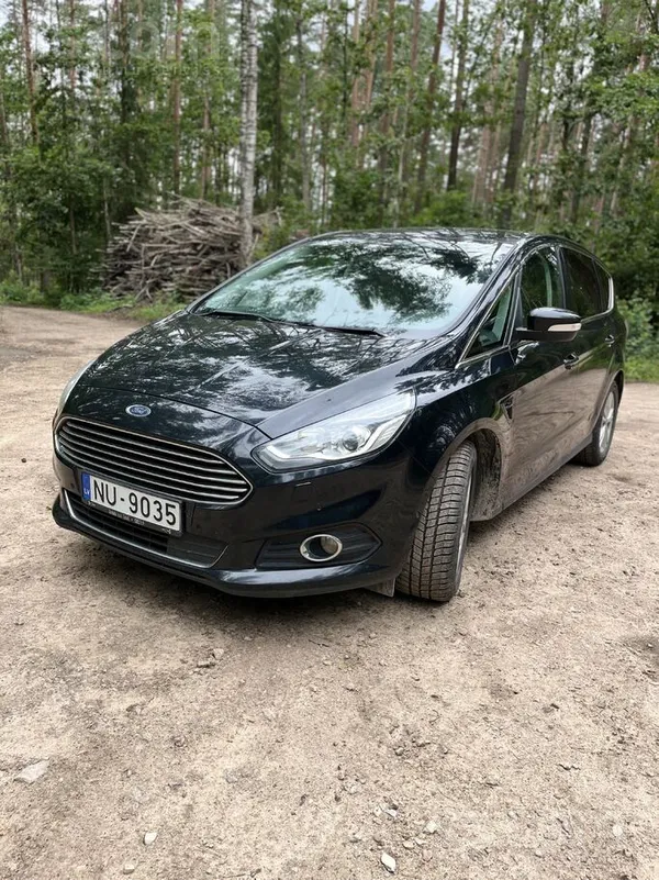 Tiek pārdots plašs, ērts ģimenes auto, teicamā tehniskā stāvoklī. Regulāri v