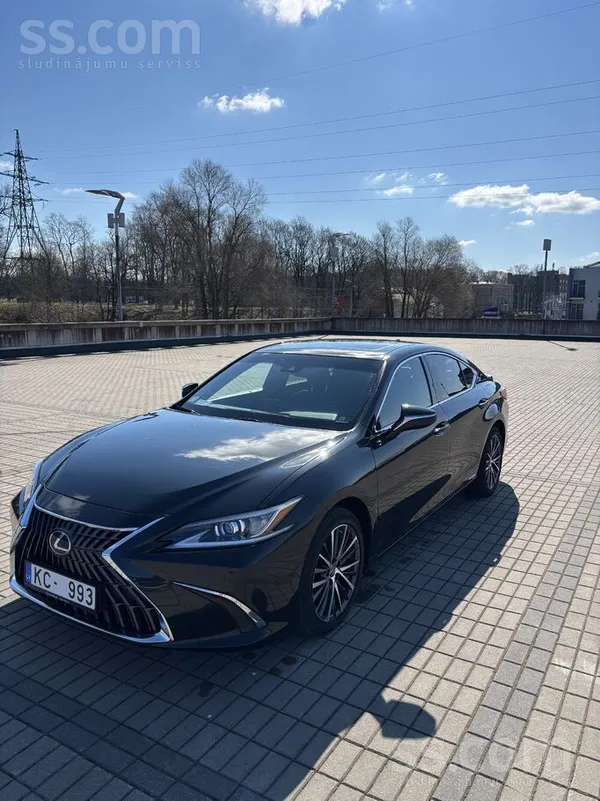 Lexus ES