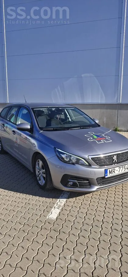 Peugeot 308 labā tehniskā un vizuālā stāvoklī. 
Cenā ietilpst ziemas riepas