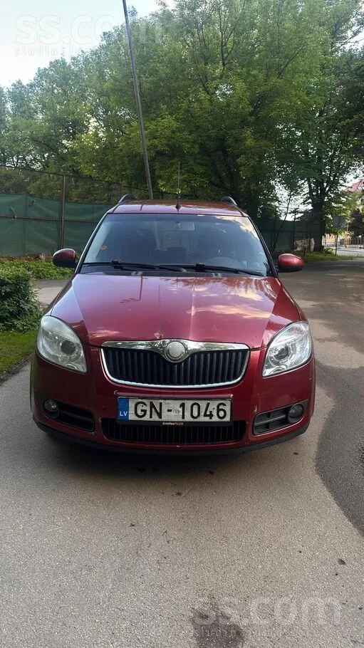 Skoda Pārdodu Škoda Roomster, 2007. gada. Praktisks, iet