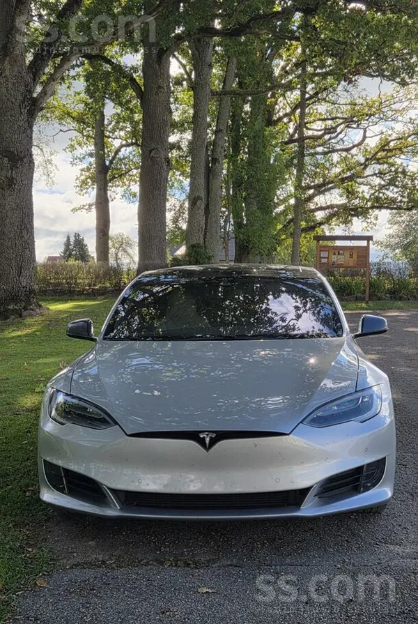 Tesla Model S