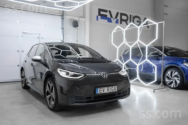 Pieejams Ekii valsts atbalsts. Volkswagen ID. 3 1st 62kWh. Cena ar Pvn.