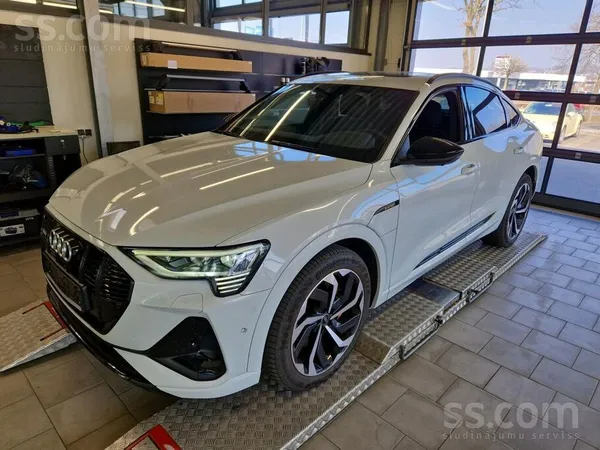 Audi E-tron