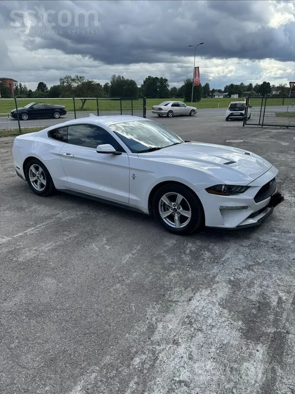 Ford Pārdod Ford Mustang teicamā tehniskā stāvoklī, Lat