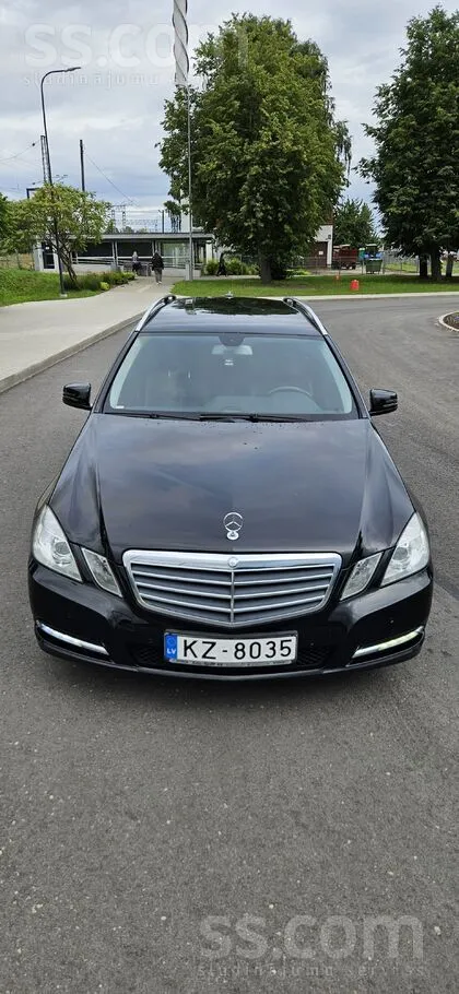 Mercedes E200 - 1