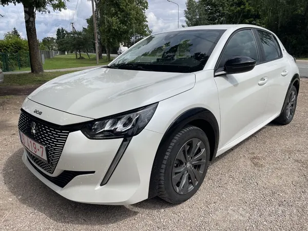 Peugeot 208 2022, Automāts, Hečbeks, Balts — Latvijā
