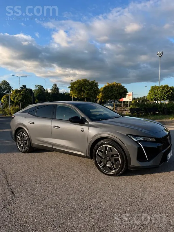 Peugeot 408