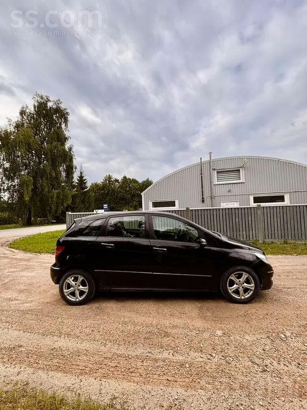 Mercedes B180